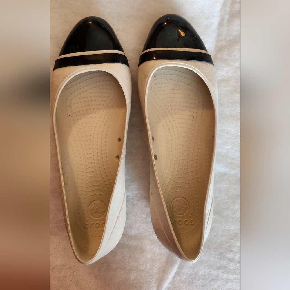 Lot 4 CROCS Pairs Womens Flats Size 10